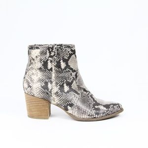 Carlos Santana Boots sz 10 Women Western Bootie Faux Leather Rowan snakeskin